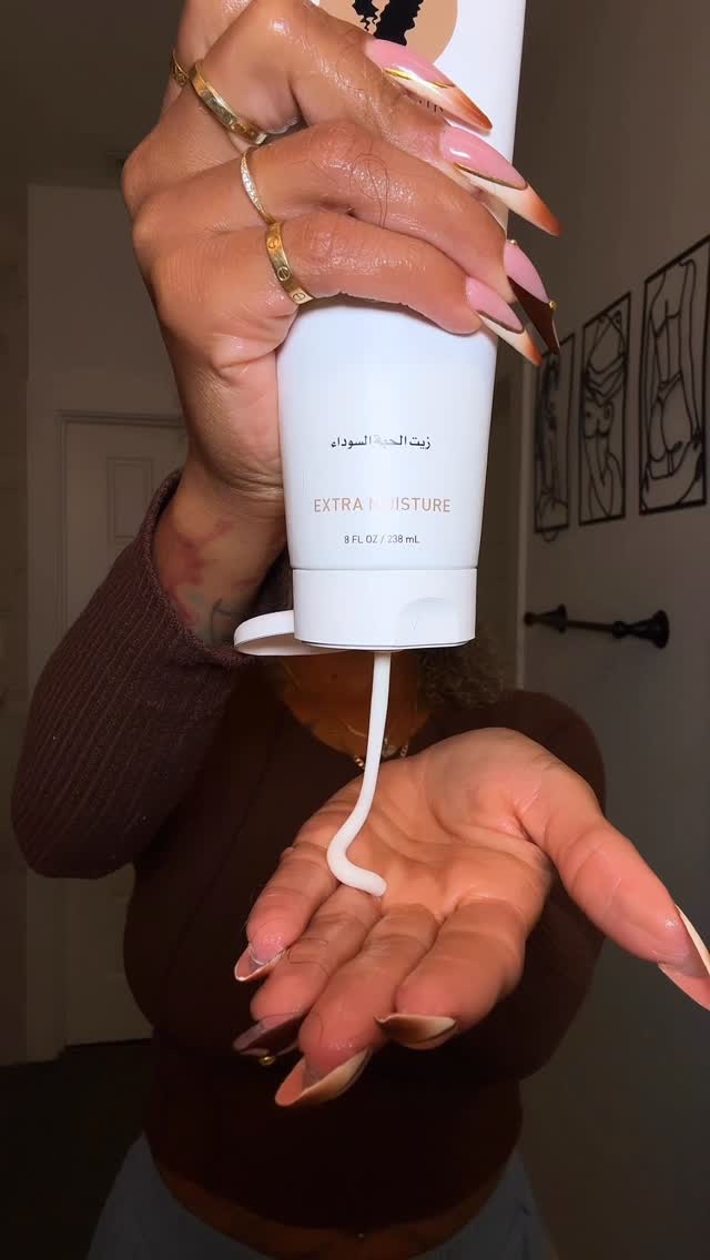 Instagram post by @_lalaronay for BounceCurl. Caption reads: on trial for todays wash and go is ……
@bouncecurl....