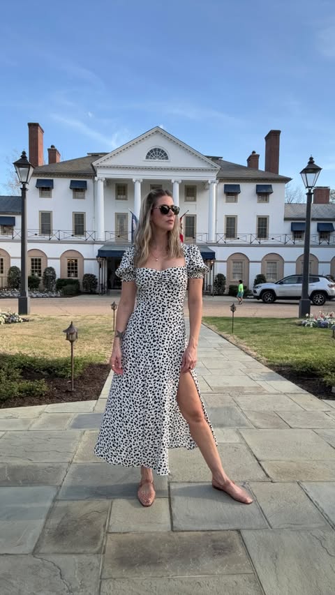 Instagram post by @kellyrizzo for Visit Williamsburg. Caption reads: [...] George Washington used to dine at…....