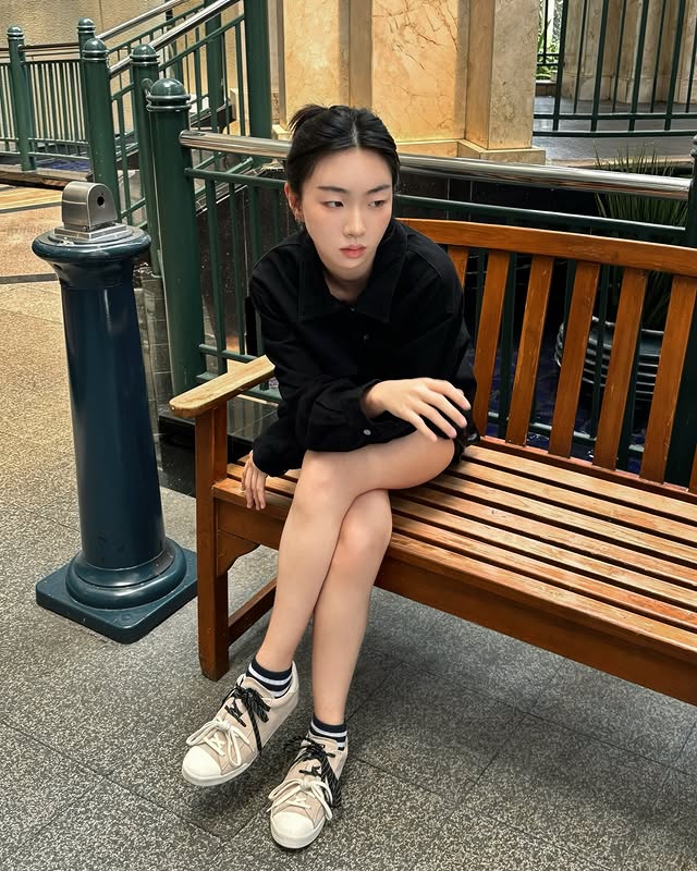 Instagram post by @kcheersss for Converse. Caption reads: 👟 styling with @converse_thai #ConverseStyle....