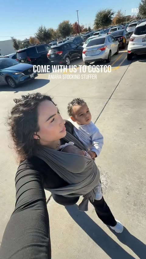 Instagram post by @torimarks for Amara Organic Foods. Caption reads: #ad We’re doing a little @amarababyfood Smoothie....