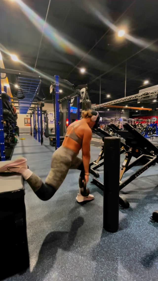 Instagram post by @thatsuncoastbabe for Outwork Nutrition. Caption reads: Tried @outworknutritionofficial’s strawberry....