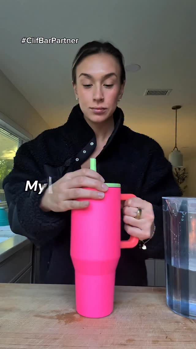 Instagram post by @victoriatschoppp for CLIF BAR. Caption reads: #ClifBarPartner My routine to finish the year off....