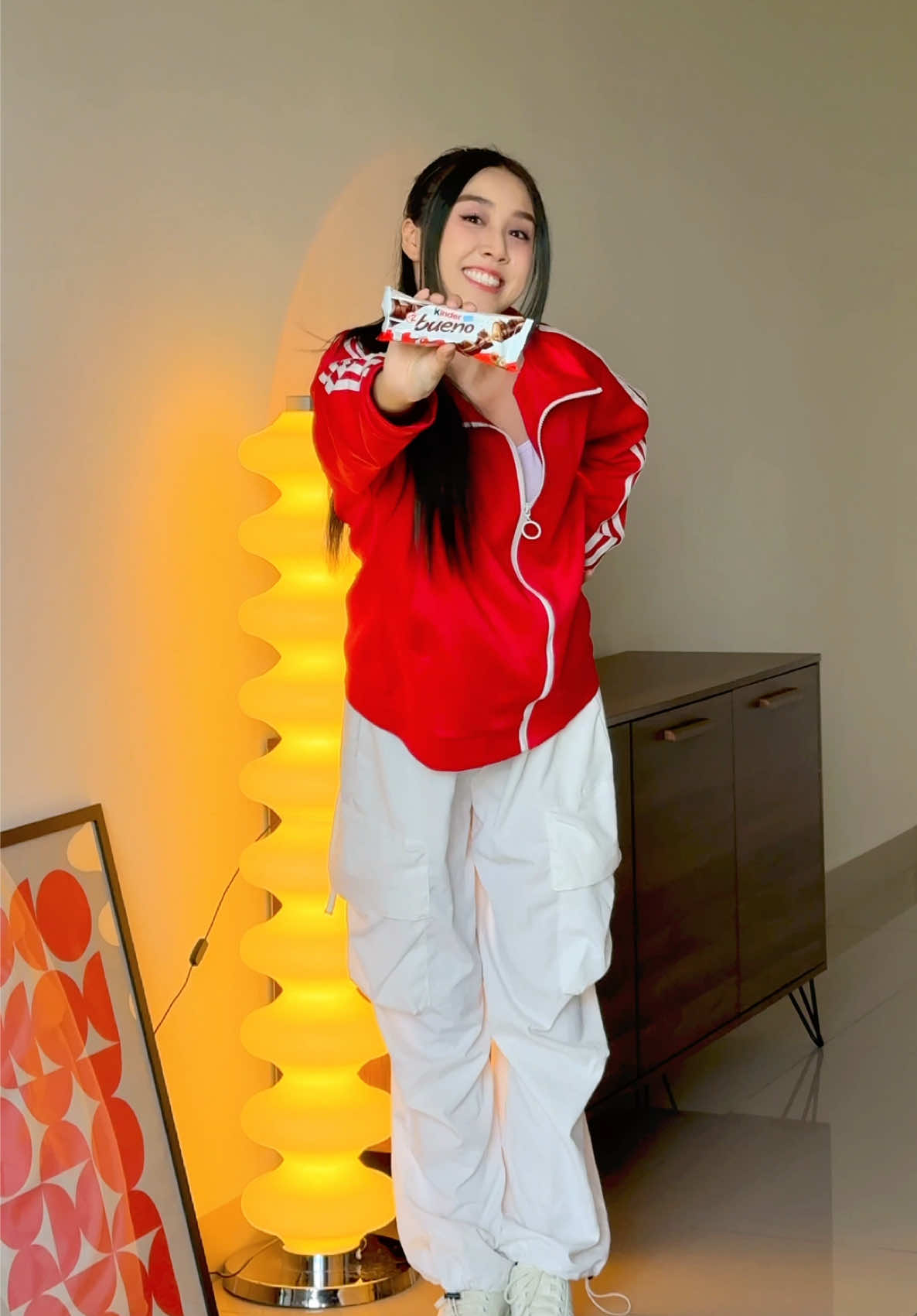 TikTok post by @yuki_dance_ for Kinder. Caption reads: Your chance is here: Win a 3D2N trip to Seoul and....