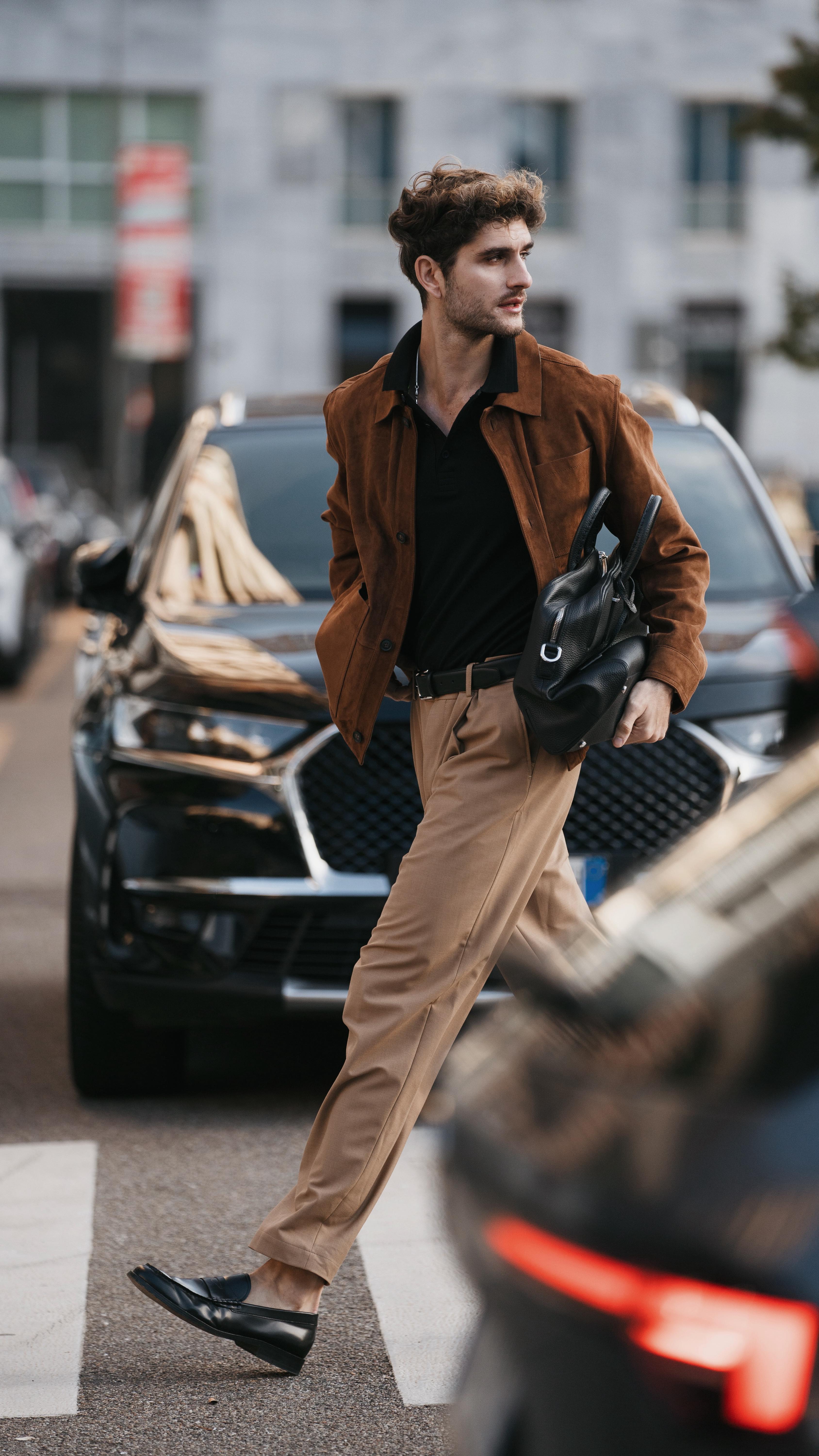 Instagram post by @niklinio for Zalando. Caption reads: running late but main thing is in style 👨🏼‍🎨....