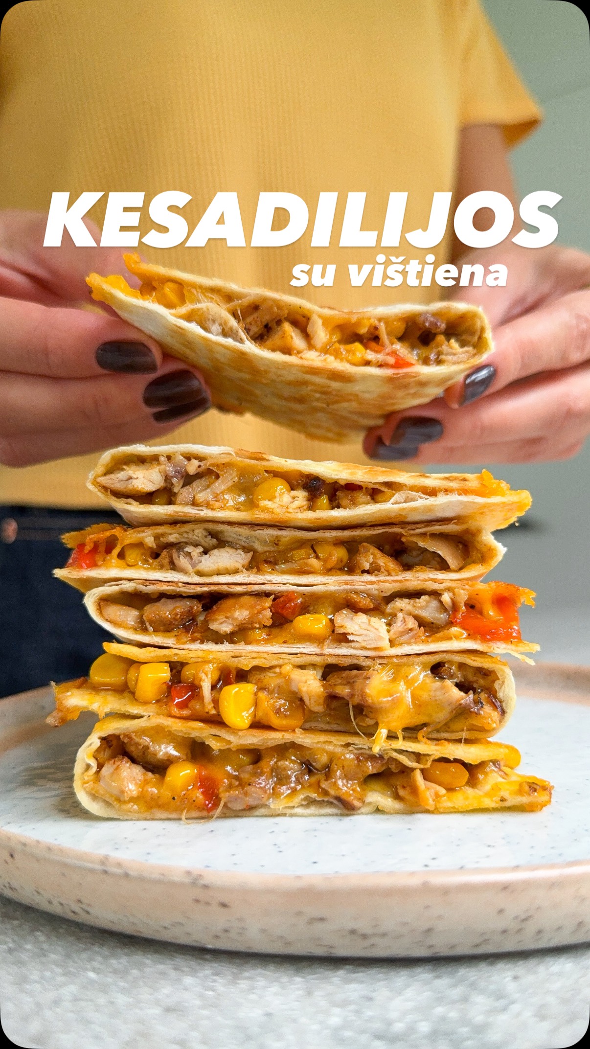 Instagram post by @antmedineslenteles for Santa Maria NL. Caption reads: KESADILIJOS SU VIŠTIENA IR ČEDERIU 💛

Kartu su....