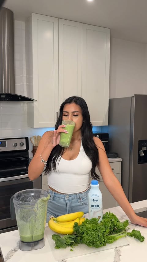 Instagram post by @hellocelinaaaa for Lifeway Foods. Caption reads: Healthy gut green smoothie 💚🥬 @lifewaykefir....