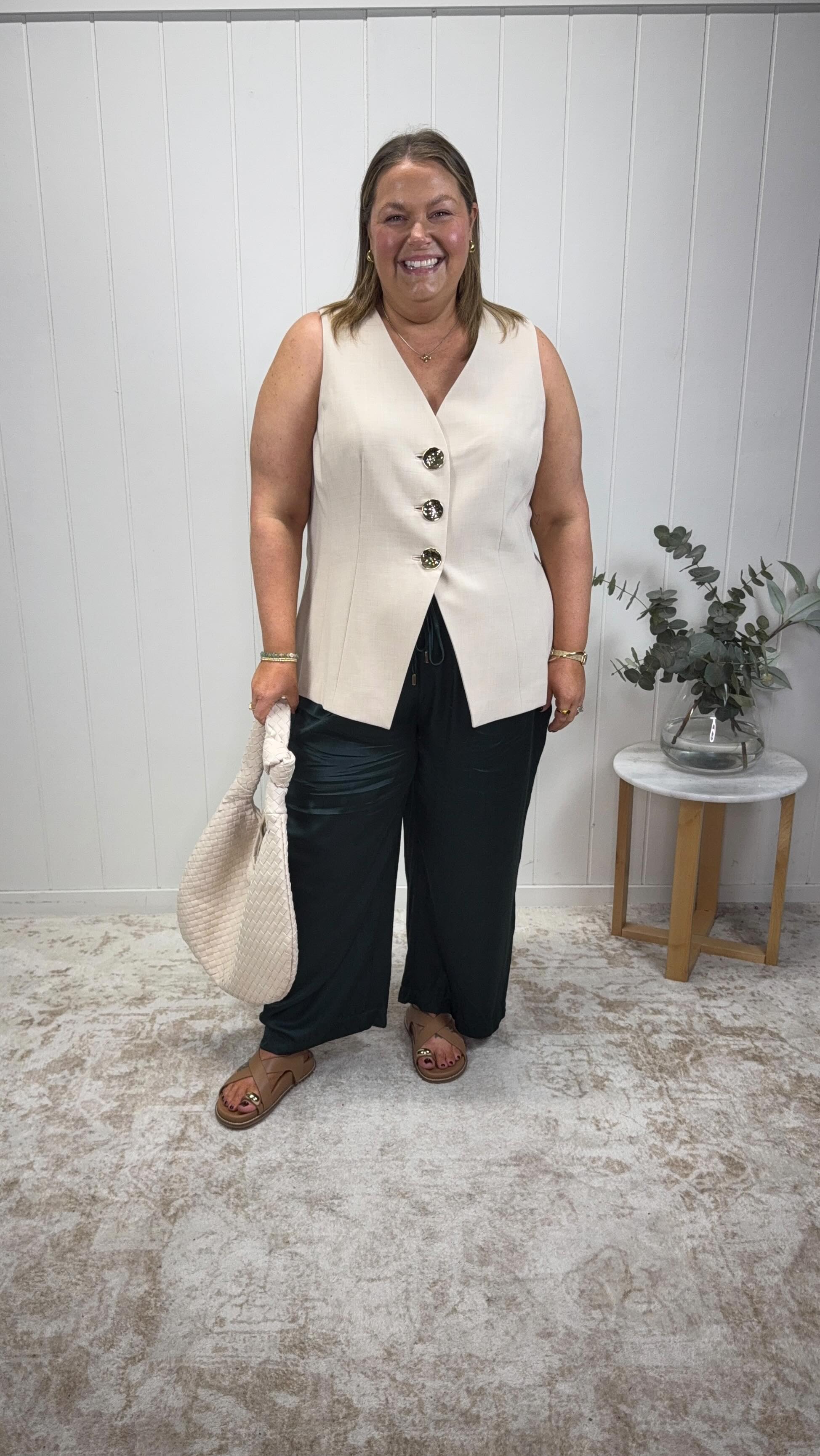 Instagram post by @melissajadestyle for Forever New. Caption reads: How good is this combo from @forevernew_curve 

I....