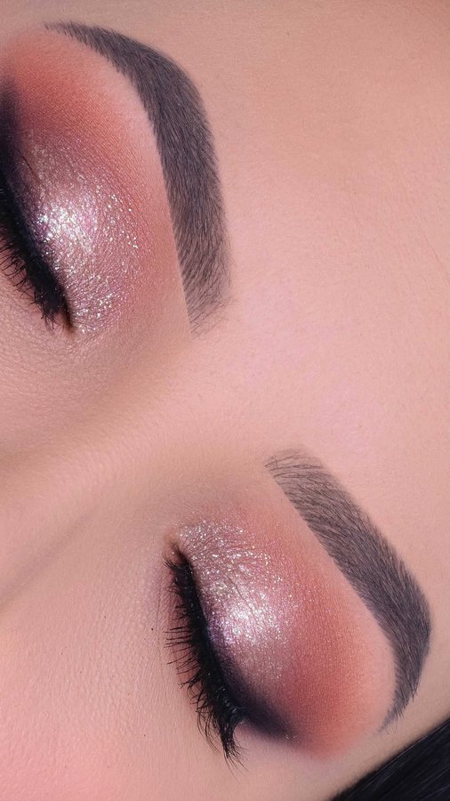 Instagram post by @anknook for Maven Beauty. Caption reads: Save this look for later! ❤️‍🔥 This eyelook is....