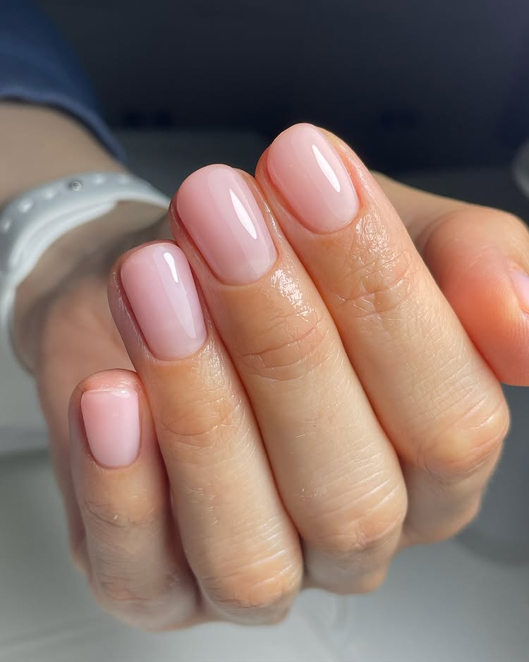 Instagram post by @jessmaynard_nails for the_gelbottle_inc. Caption reads: Last chance to get on my waitlist!!🙌🏼🤍

Comment....