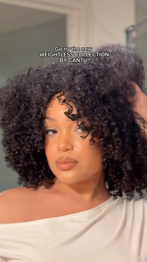 Instagram post by @kinkyycurly for Cantu Beauty. Caption reads: [...] and bouncy my curls turned out with....