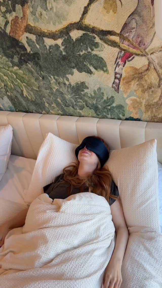 Instagram post by @tammelo_ for Helix Sleep. Caption reads: ✨ I woke up feeling like a brand new person thanks....