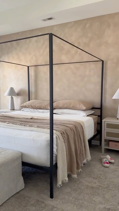 Instagram post by @joselinelugo_ for Sand Cloud. Caption reads: Have you ever wondered how to get a perfect bed....