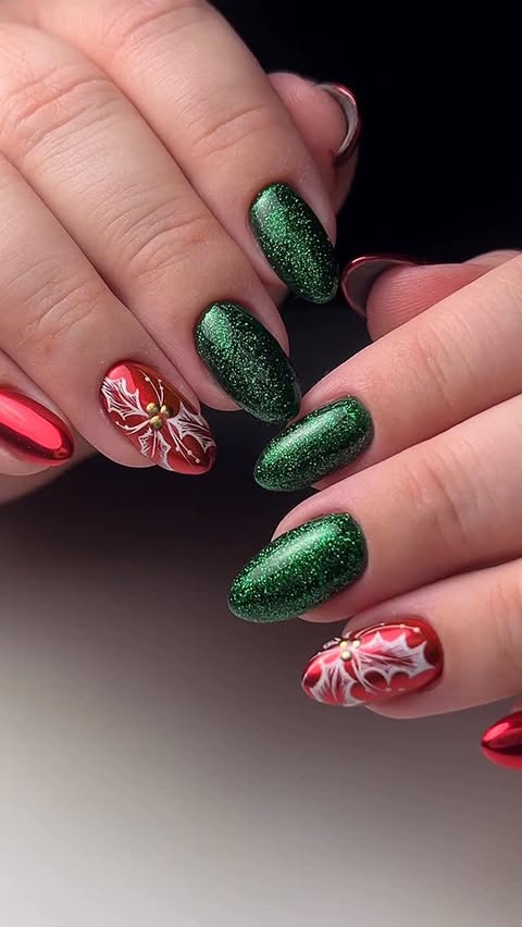 Instagram post by @nailsbyninn for ICEGEL. Caption reads: holly✔️ chrome✔️ sparkle✔️

@polishedpinkiespro....