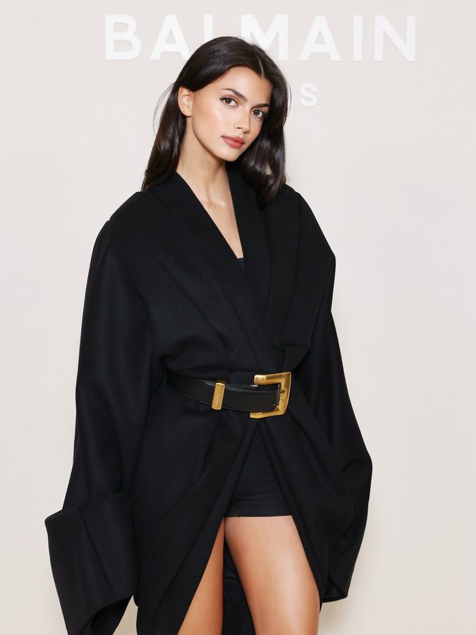 Instagram post by @kikagomes for Balmain. Caption reads: .