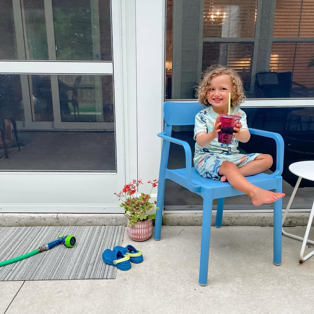 Instagram post by @surratt_holly for Chilewich. Caption reads: Sunny summer days ☀️

#ad @chilewich Shag Mats are....