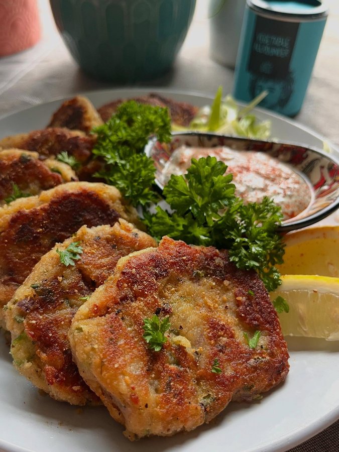 Instagram post by @mumsglasgowmeals for Degusta Box. Caption reads: Veggie fritters 💚

This is my favourite way to....