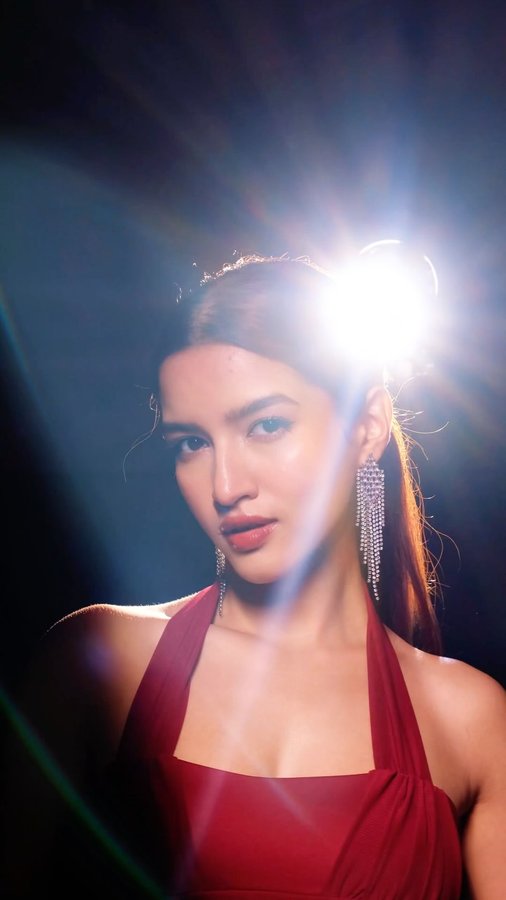 Instagram post by @yashikaaaaaaaaaaa for Lakmé Skin. Caption reads: This lip gloss is SO GOOD. It gives the glassy....