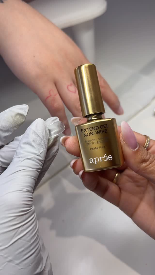 Instagram post by @paytonmanis for Apres Nail. Caption reads: [...] The newly redesigned Gel-X® Kit from....