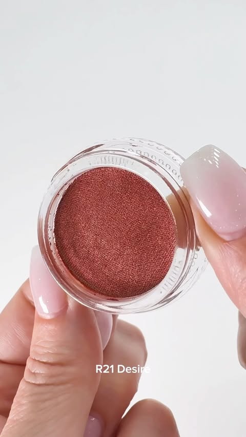 Instagram post by @angelaaangxo for Oulac Cosmetics. Caption reads: [...] Products are Gifted [AD/PR]....