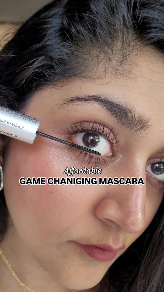 Instagram post by @skincareinvogue for FASHION COLOUR. Caption reads: [...] my life and lash game better 🤍🫶✨️....