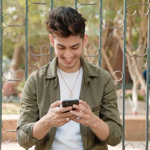 Instagram post by @satviksankhyan for Happn. Caption reads: Sometimes you meet someone and you instantly feel....