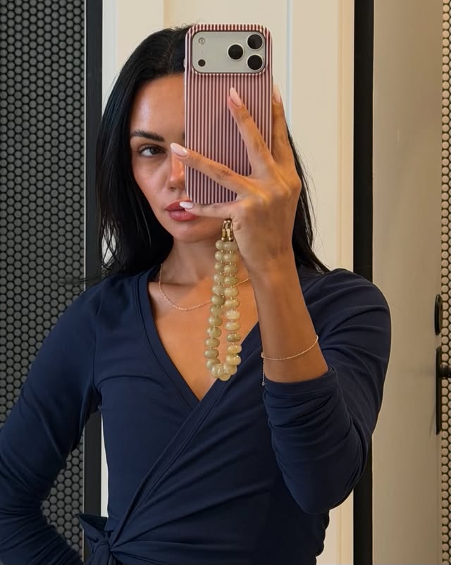 Instagram post by @michelleinfusino for Kendra Scott. Caption reads: jewelry you never have to take off >....