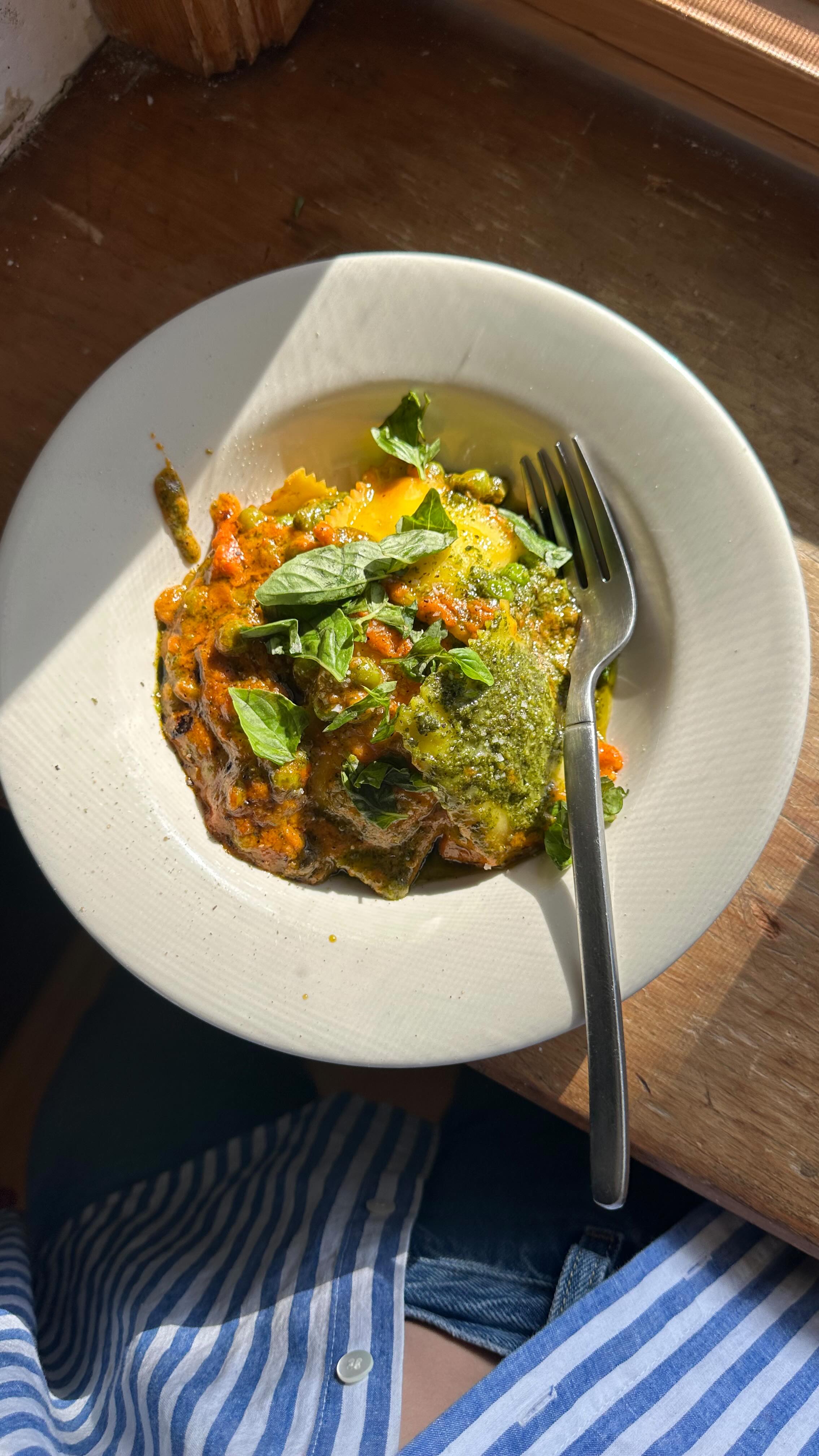 Instagram post by @samanthainperson for Blue Apron. Caption reads: A seasonal, oven-ready meal from @blueapron —ready....