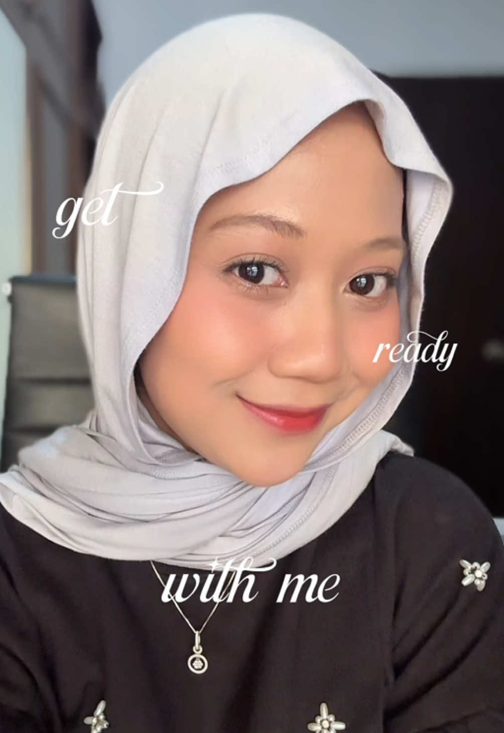 TikTok post by @dyprob22 for Make Over. Caption reads: [...] ini seharian kita aman terkendali ✨🖤....