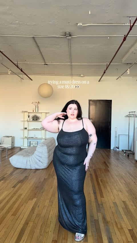 Instagram post by @victoriaxbarra for YITTY. Caption reads: B O D Y @yitty #yittyambassador....