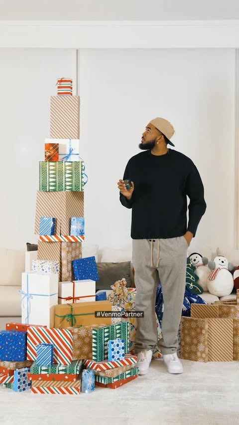 Instagram post by @karltowns for Venmo. Caption reads: BIG KAT IS COMING TO TOWN….Get the Venmo Debit....