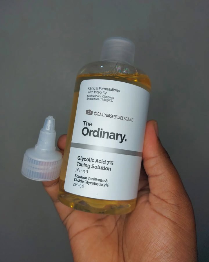 Instagram post by @dailydoseof.selfcare for DECIEM. Caption reads: 𝐓𝐡𝐞 𝐎𝐫𝐝𝐢𝐧𝐚𝐫𝐲 𝐆𝐥𝐲𝐜𝐨𝐥𝐢𝐜 𝐀𝐜𝐢𝐝....