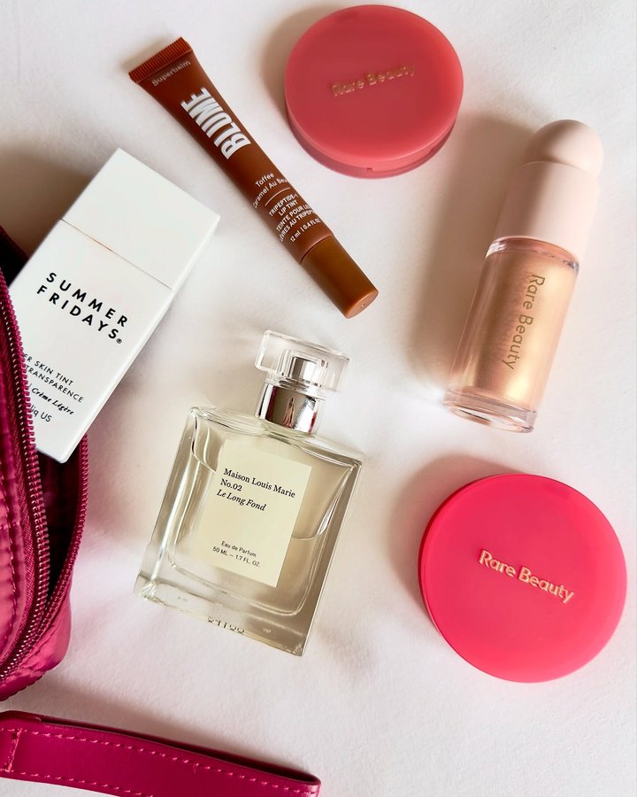 Instagram post by @evamm55 for Summer Fridays. Caption reads: [...] Skin Tint in shade 4 
@summerfridays....