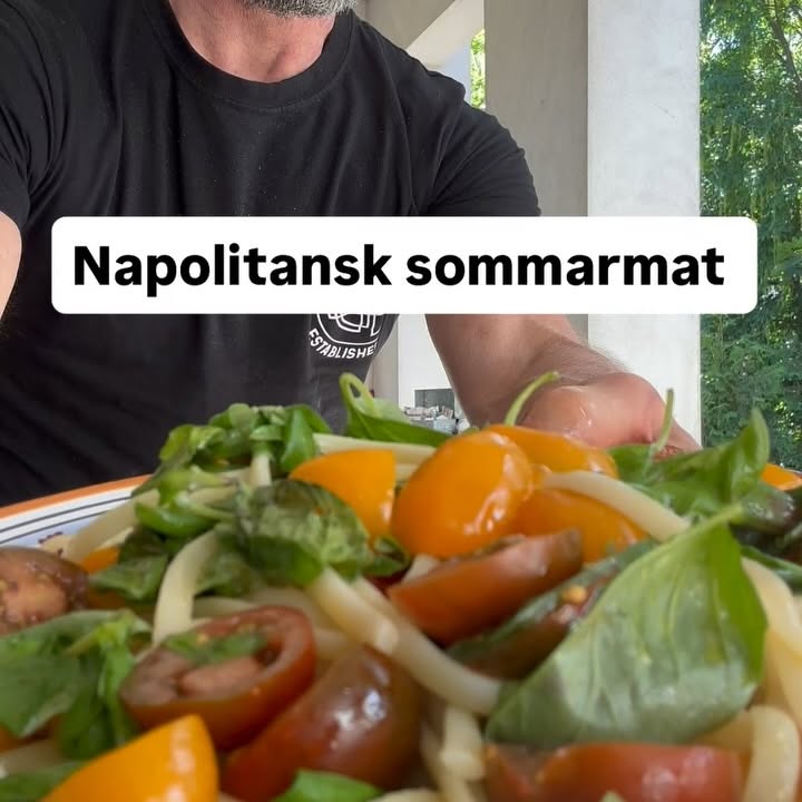 Instagram post by @1paolo2 for Robertos Shop. Caption reads: Linguine alla crudaiola! 
Napolitansk sommarmat....