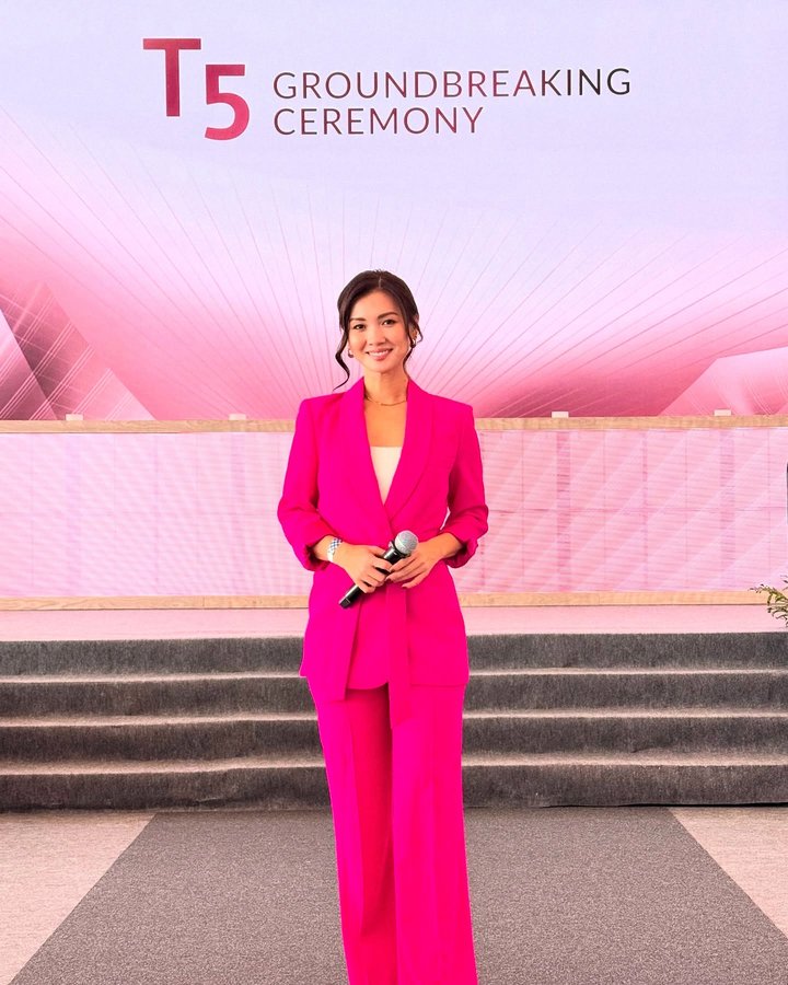 Instagram post by @caitofalltraits for The Straits Times. Caption reads: Have you seen the video walkthrough @straits_times....