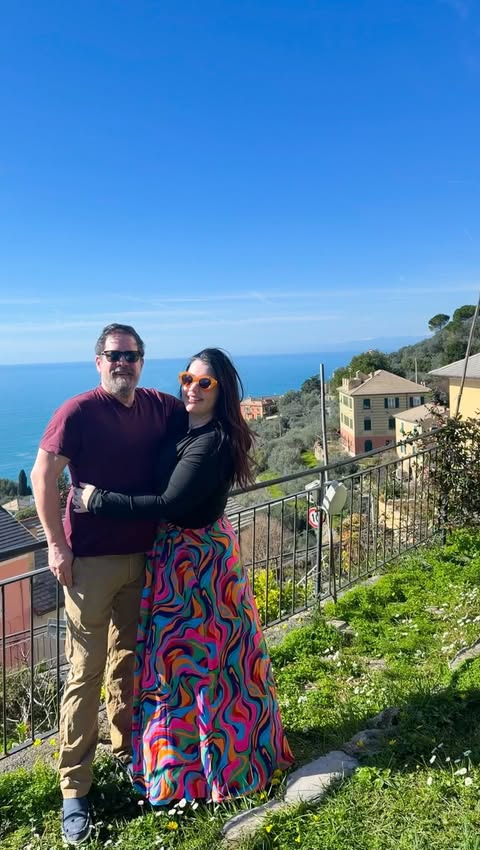 Instagram post by @vineyardsandvoyages for Holafly. Caption reads: [...] slow down? My connection. ✨📱 With....