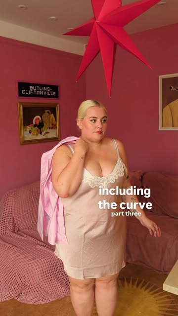 Instagram post by @felicityhayward for Primark. Caption reads: [...] street brands. This whole fit is from....