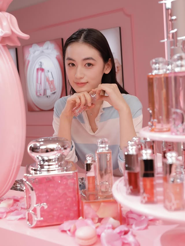 Instagram post by @rikakoyagi_official for Dior Beauty. Caption reads: 「DIOR ADDICT CANDY....