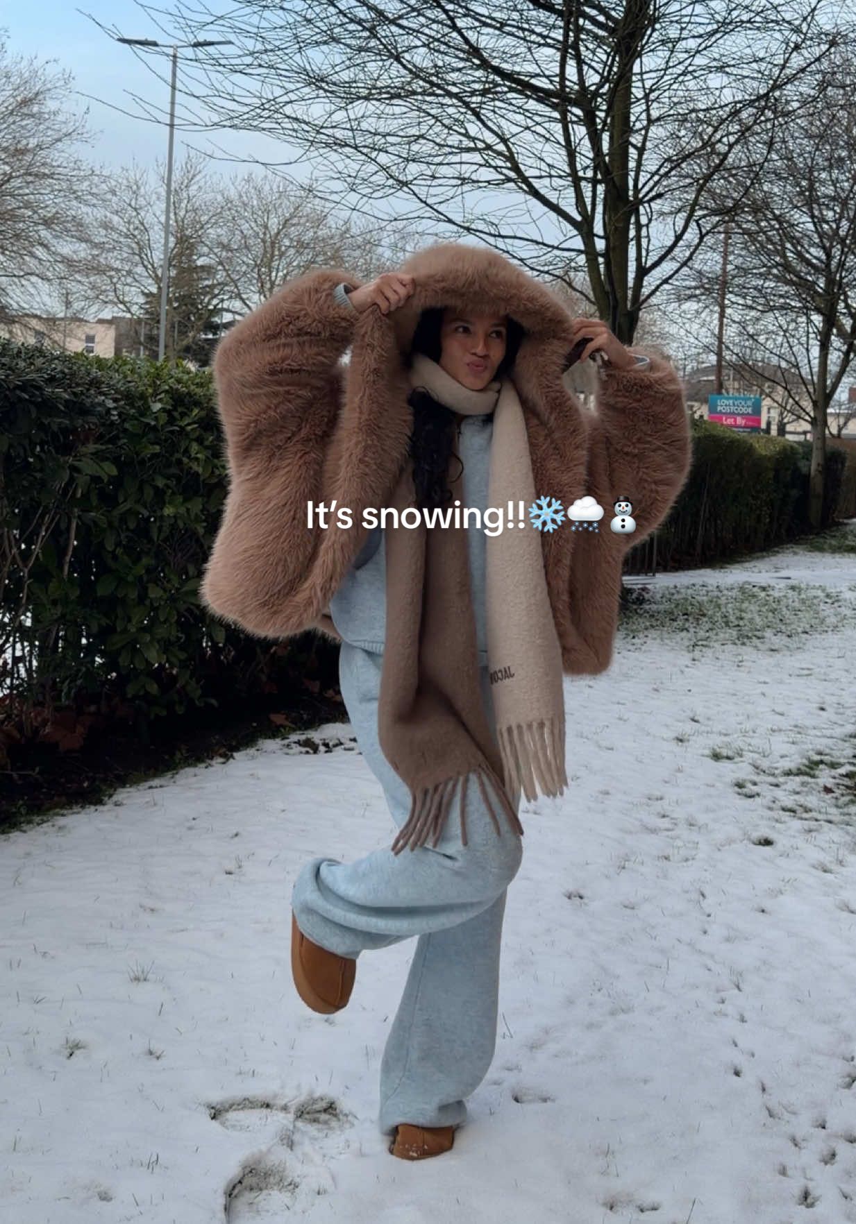 TikTok post by @tyrabaylis for Simmi London. Caption reads: @SIMMILONDON keeping me warm in this knit set,....