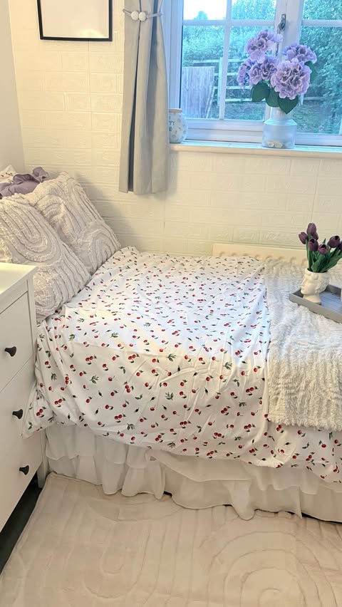 Instagram post by @homebudget_ for Online Home Shop. Caption reads: [...] soft throw and plush rug are from....