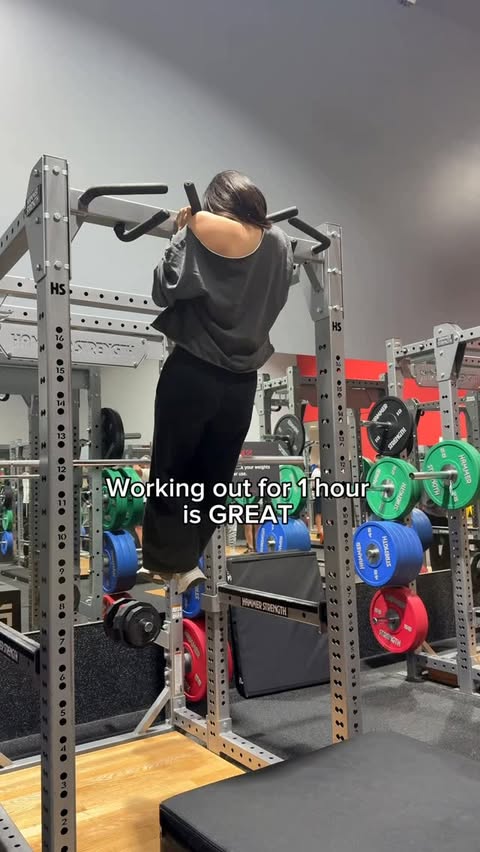 Instagram post by @soff.liftss for SIHOO. Caption reads: [...] the link in my bio to see the details!....