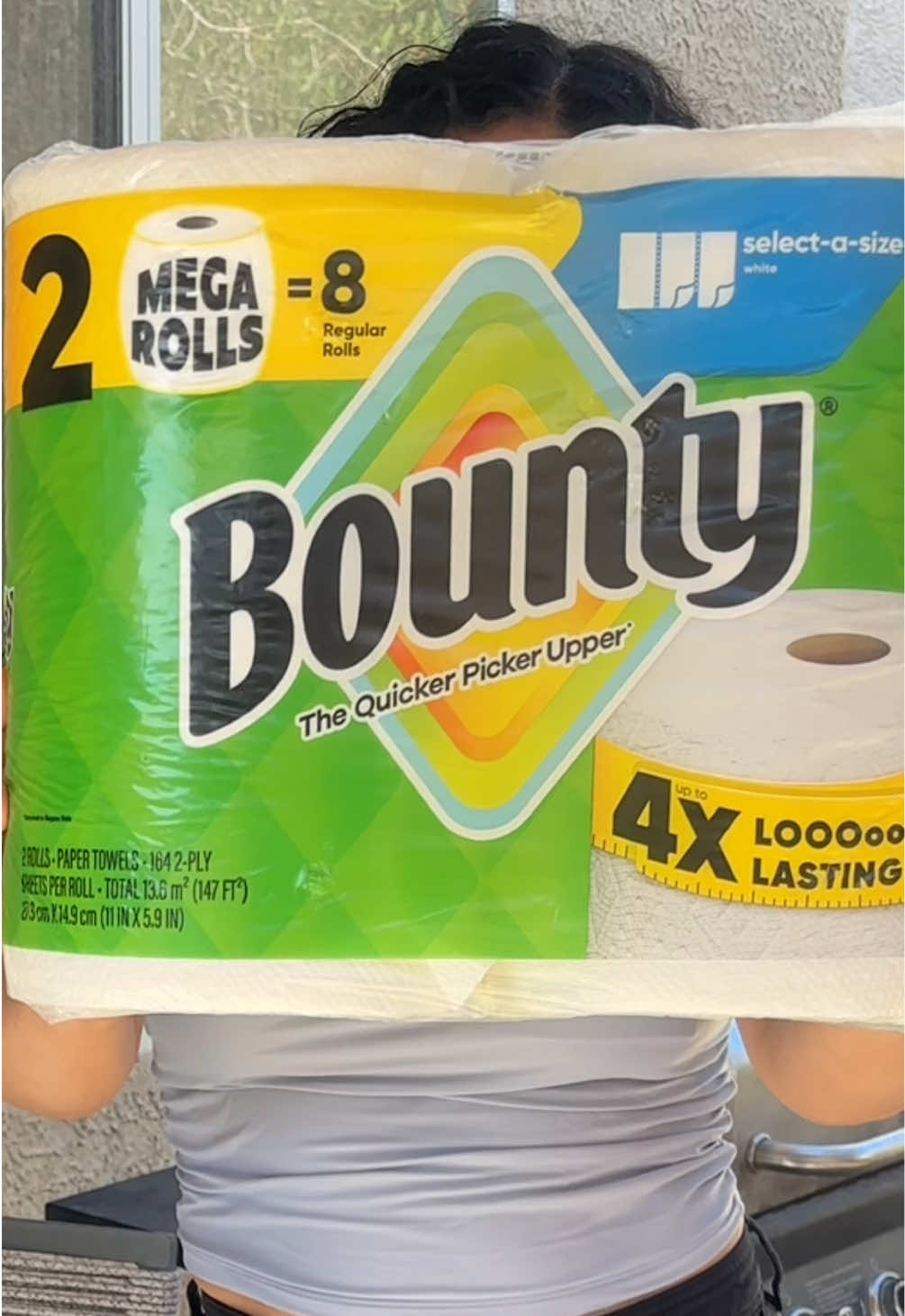 TikTok post by @jessvesco for Bounty. Caption reads: #Ad #BountyPartner the roll you can count on this....