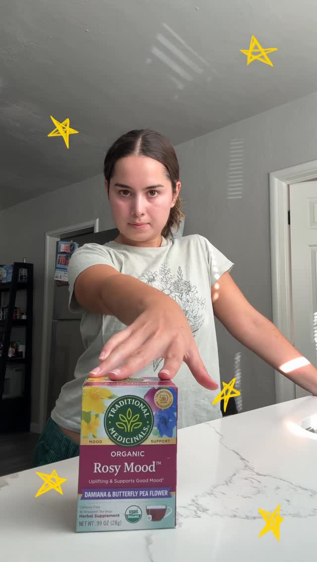 Instagram post by @dayswithabril for Traditional Medicinals. Caption reads: #ad Taking a small moment of your day to make your....