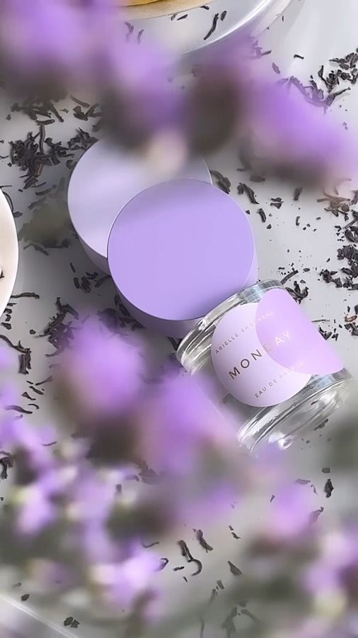 Instagram post by @mytopnotes for Arielle Shoshana. Caption reads: Monday @arielleshoshana 

My favorite morning....