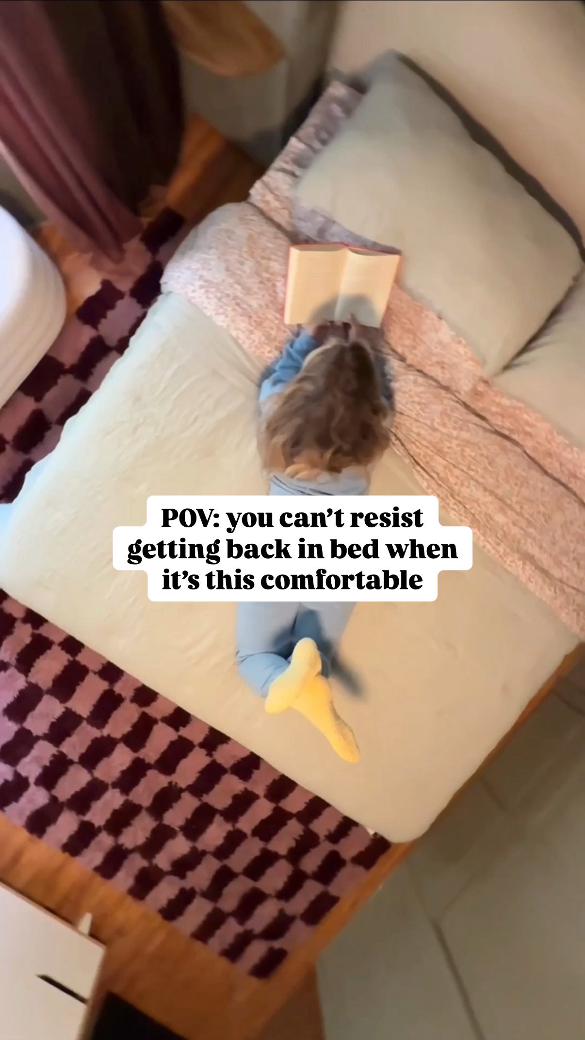 Instagram post by @deannadunn for Linens & Hutch. Caption reads: Comment “BEDDING” and I’ll send you my favorites....