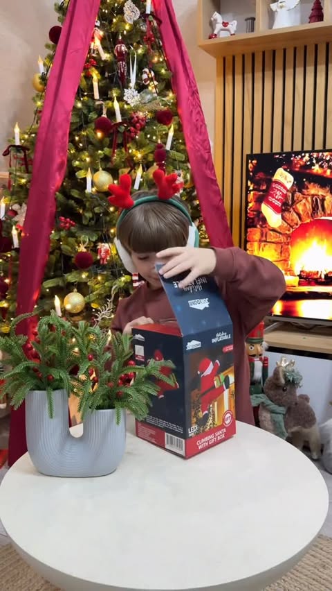 Instagram post by @gvanca_t for AliExpress. Caption reads: @aliexpress Product....