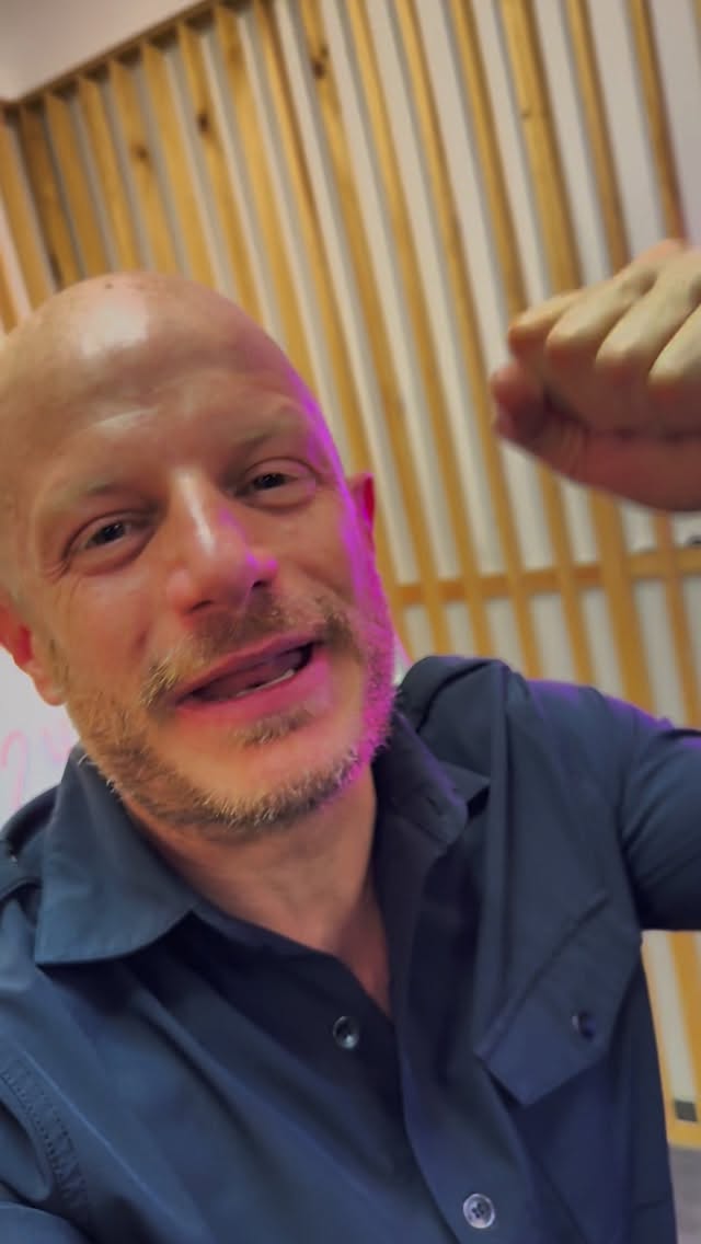 Instagram post by @facufacundo for Kickstarter. Caption reads: Haz paro saca un varo 
@kickstarter....