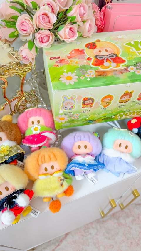 Instagram post by @emilyyyrosess for MINISO. Caption reads: I loveee a blind box✨💖 Let’s open 8 MINISO blind....