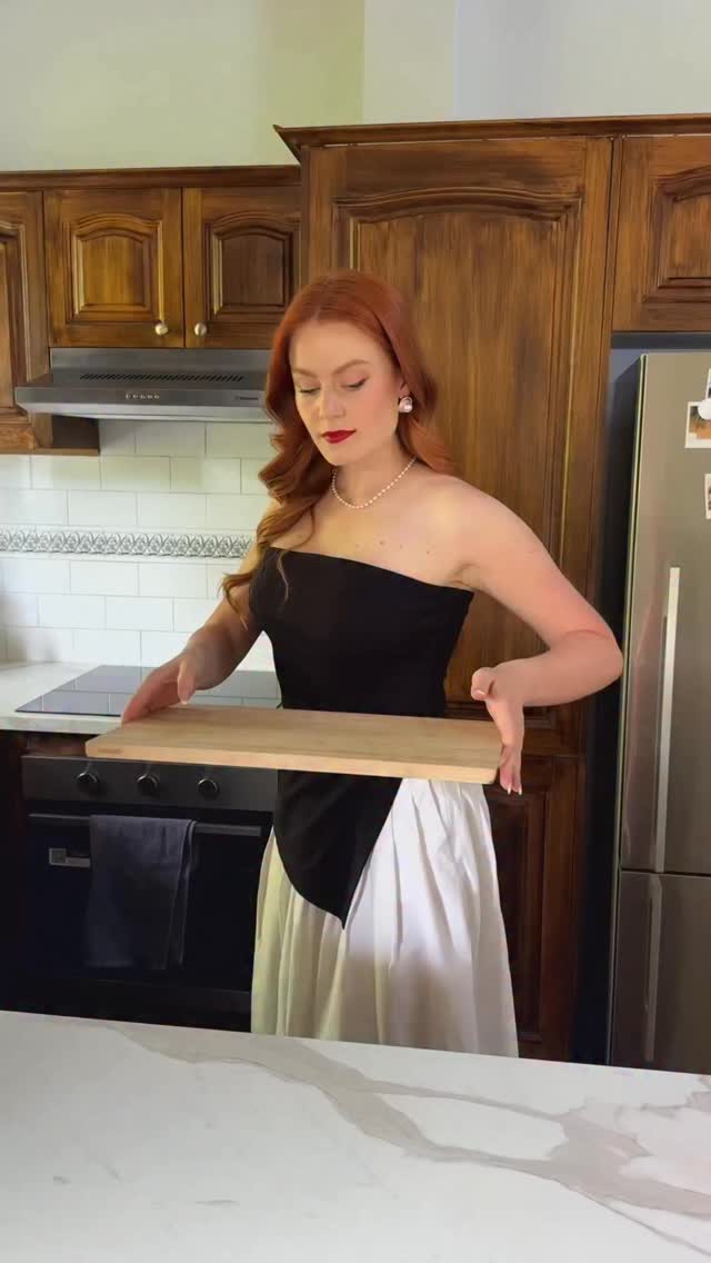 Instagram post by @maddy_macrae_ for Youfoodz. Caption reads: Some people churn butter. I just open @youfoodz 

....