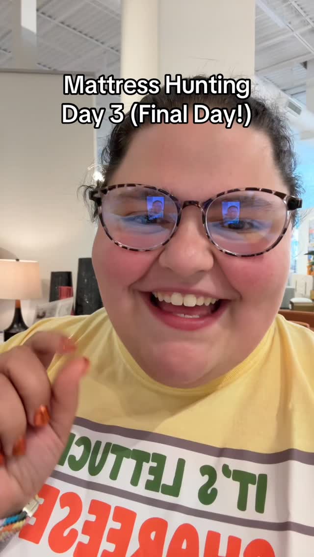 Instagram post by @theloseitlog for Mattress Firm. Caption reads: Mattress Hunting - Final Day! #theloseltlog....