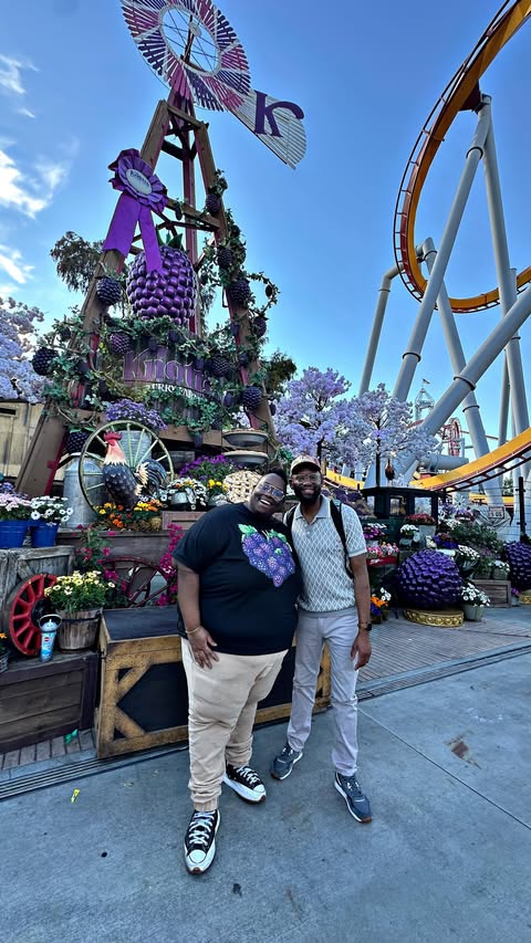 Instagram post by @rjayreigns for Knott's Berry Farm. Caption reads: [...] Shout out to our friends at @knottsberryfarm....